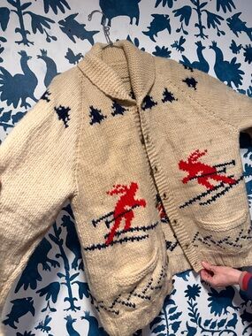 Vintage Cowichan-style Handmade Ski Motif Chunky Cardigan 100% wool
